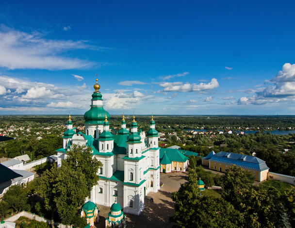 Trinity-Ilna luostari Chernihiv päässä kellotapuli
 - Valokuva, kuva