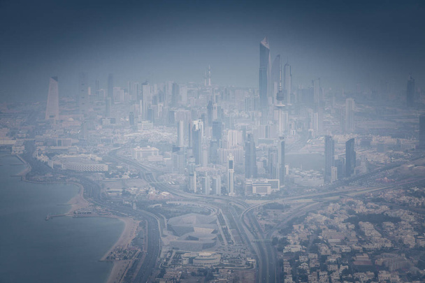 Panorama aéreo de la ciudad de Kuwait
 - Foto, Imagen