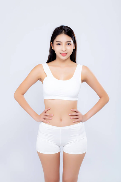 Портрет молодой азиатской женщины, улыбающейся красивой диете тела с приличием
  - Фото, изображение