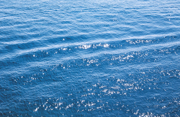 Blaue Wasseroberfläche - Foto, Bild