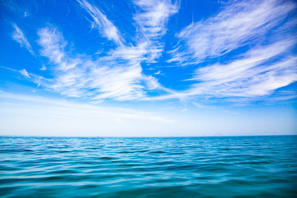 incredibile mare e cielo blu sfondo - Foto, immagini