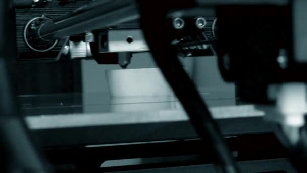 3D tiskárna funguje. Modelování roztavených depozic - Záběry, video