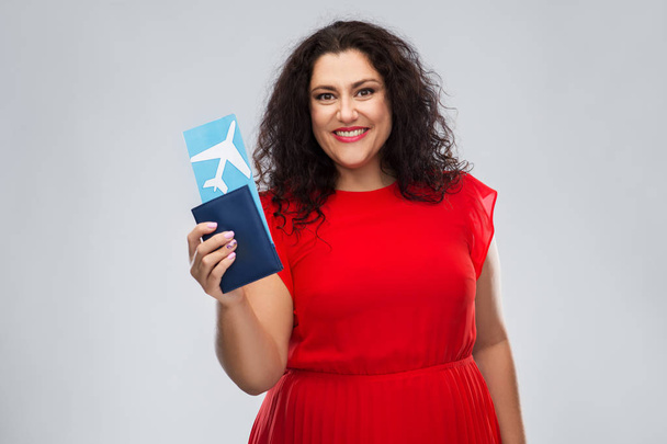 happy woman with passport and air ticket - Foto, Imagem