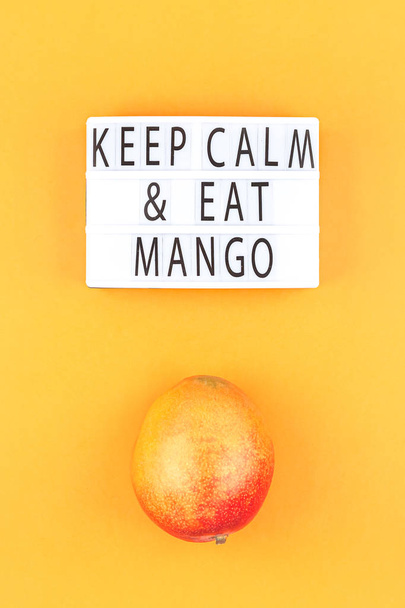 Mangofrüchte in kreativer Zusammensetzung - Foto, Bild