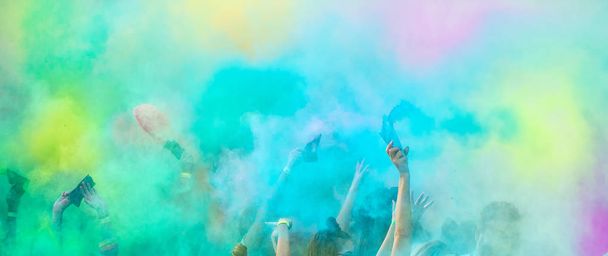 Close-up of marathon, people covered with colored powder. - Foto, Imagem