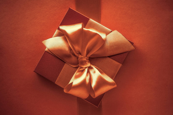 Luxury gifts with golden bow as holiday background, Valentines D - Valokuva, kuva