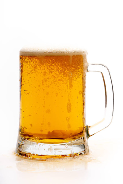 glass of beer on white background - Valokuva, kuva