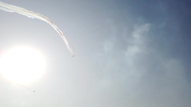 Military fighters soars high into the sky. Bright sun. Cool footage. - Footage, Video