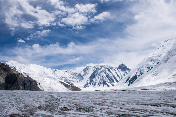 scenic view of Khan Tengri peak, Tian Shan, Kazakhstan  - Фото, зображення