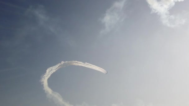 Military fighters soars high into the sky. Bright sun. Cool footage. - Footage, Video