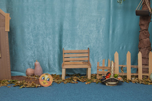 Осенняя сцена. сцена для детей. Сказка о рыжей кошке
 - Фото, изображение