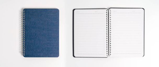 tampa azul do planejador diário sobre fundo branco
 - Foto, Imagem