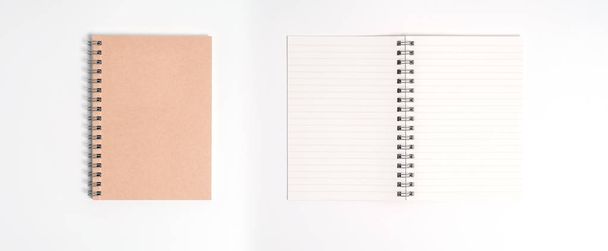 prázdné realistické spirála notebook izolovaných na bílém pozadí - Fotografie, Obrázek