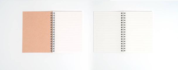 lege realistische spiraal notebook geïsoleerd op witte achtergrond - Foto, afbeelding