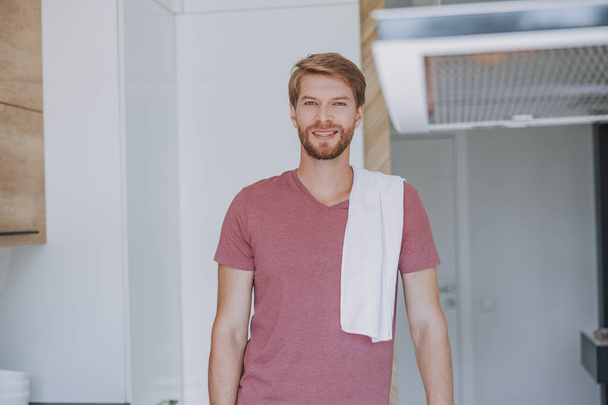 Handsome man being ready to cook dinner - Фото, зображення