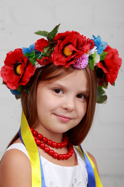 Little girl in the Ukrainian national costume - Fotoğraf, Görsel