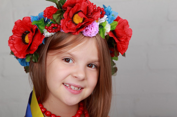 Little girl in the Ukrainian national costume - Fotoğraf, Görsel