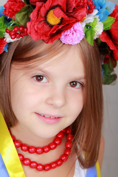 Little girl in the Ukrainian national costume - 写真・画像