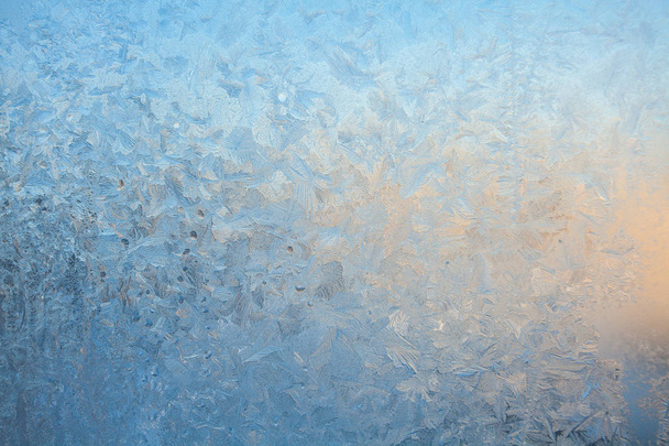 bellissimi modelli di texture invernale di gelo sulla finestra
 - Foto, immagini