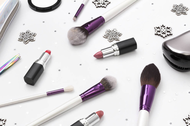 Acessórios femininos, cosméticos e ferramentas de maquiagem com Natal d
 - Foto, Imagem