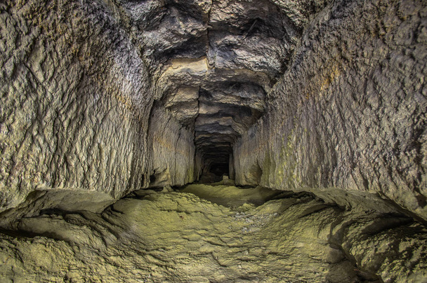 Παλαιά εγκαταλελειμμένο ορυχείο Φωσφορίτη - Φωτογραφία, εικόνα