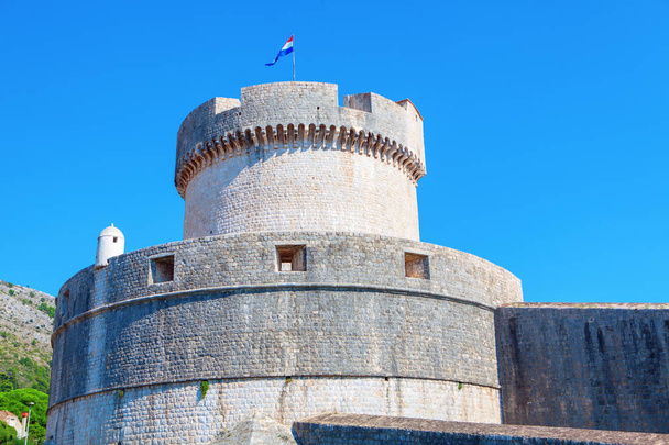 città vecchia di Dubrovnik vista sulla fortezza di Minceta
  - Foto, immagini