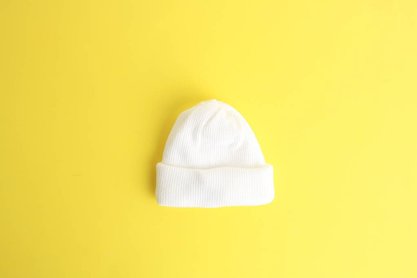 cappello in lana bianca per neonato
 - Foto, immagini