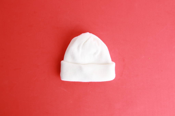bebek için beyaz yün şapka - Fotoğraf, Görsel