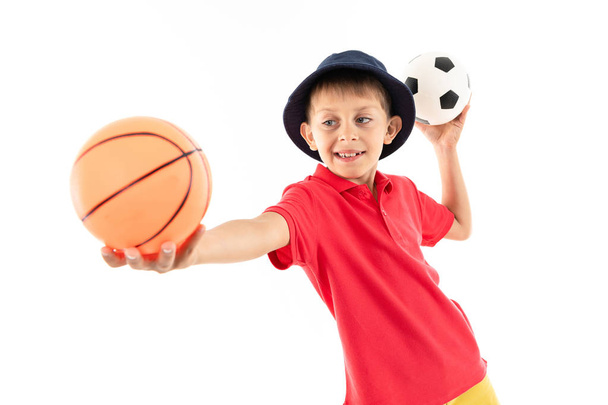 chlapec s míčky pózovat proti whie - Fotografie, Obrázek