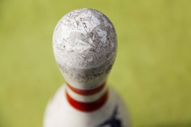 a bowling pin seen from the top with blurred background - Photo, Image