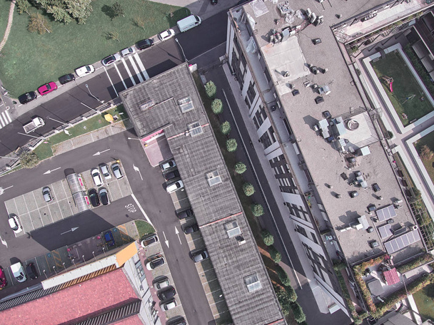 Вид с воздуха на парк в Милане в летний день
 - Фото, изображение