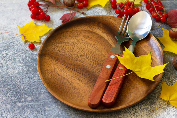 Apparecchiatura tavola autunno. Tavola del Ringraziamento o della Vendemmia autunnale setti
 - Foto, immagini