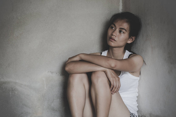 Donne vittime di molestie sessuali e stupri, Donna viole
 - Foto, immagini
