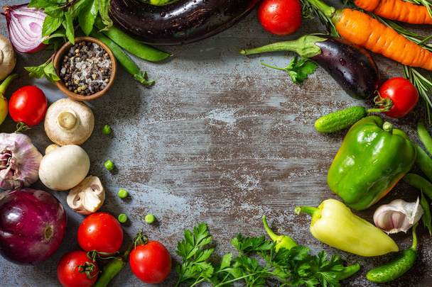 オーガニック食品の背景。生有機野菜の盛り合わせ、健康 - 写真・画像