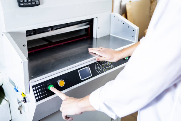 Printing plotter, the printer operates the machine - Фото, изображение