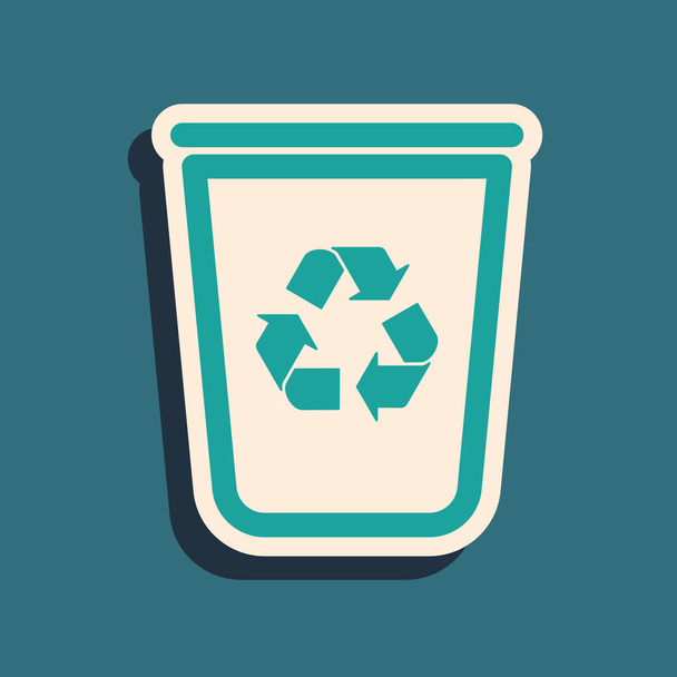 Green Recycle bin with recycle symbol icon isolated on blue background. Trash can icon. Garbage bin sign. Recycle basket sign. Long shadow style. Vector Illustration - Vector, Imagen