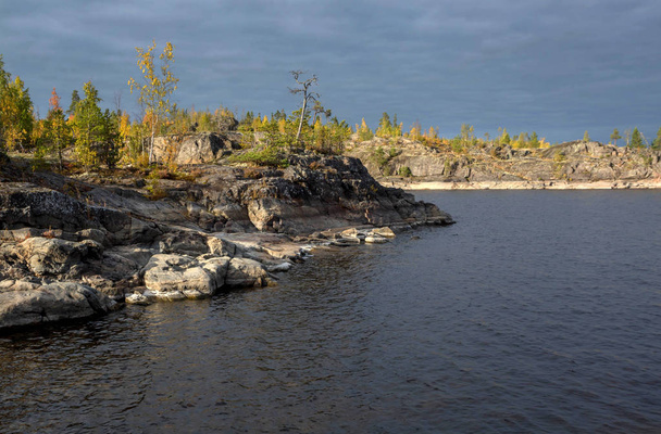 autumn on lake Ladoga. Islands in lake Ladoga. Karelia. Russia - Foto, immagini