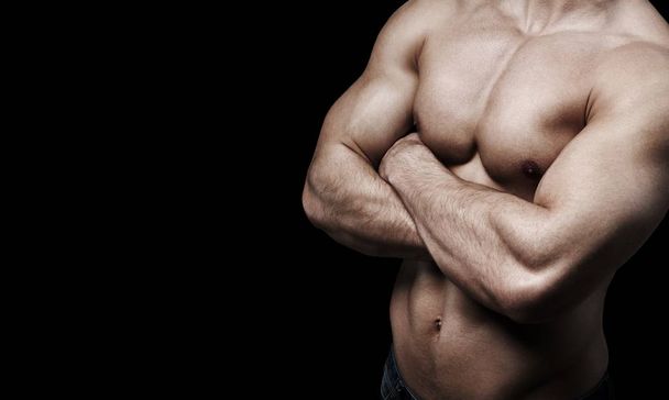 corpo muscular de um homem nu
 - Foto, Imagem