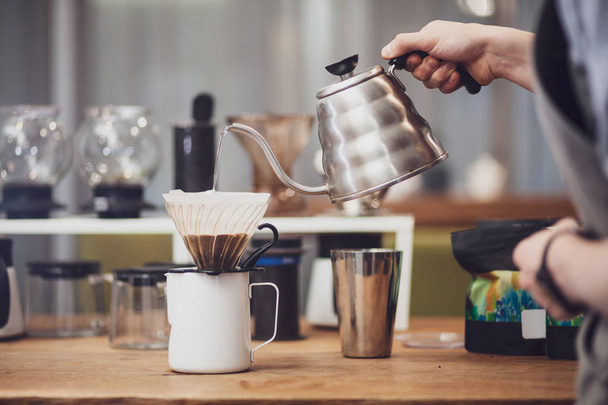 Pour over coffee in funnel. Alternative method - Foto, afbeelding