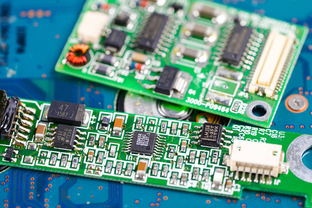 E-waste eletrônico, circuito de computador cpu chip mainboard core processador dispositivo eletrônico: conceito de dados, hardware, técnico e tecnologia
 - Foto, Imagem