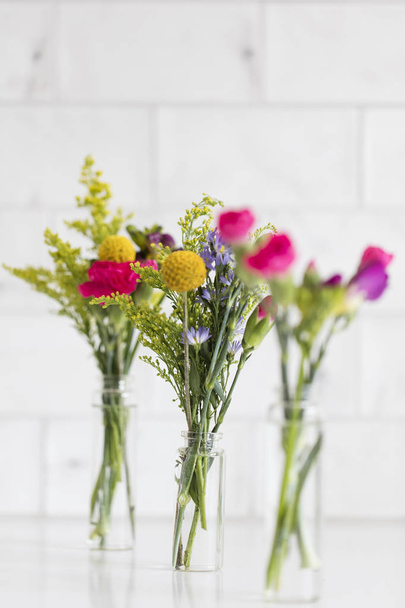 Beautiful bouquet of bright springtime flowers - Valokuva, kuva