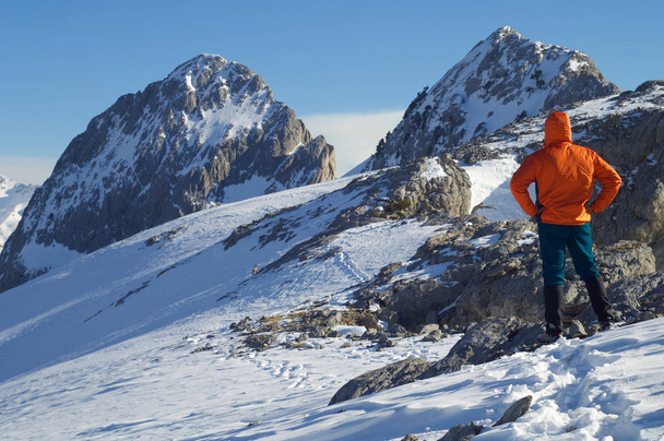 alpiniste dans les Pyrénées
 - Photo, image