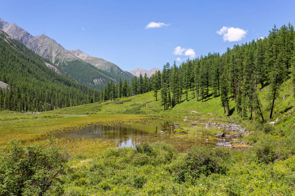 mountain landscape with lake - Zdjęcie, obraz