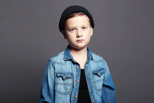 portrait of child. handsome little boy in jeans and hat - Fotoğraf, Görsel
