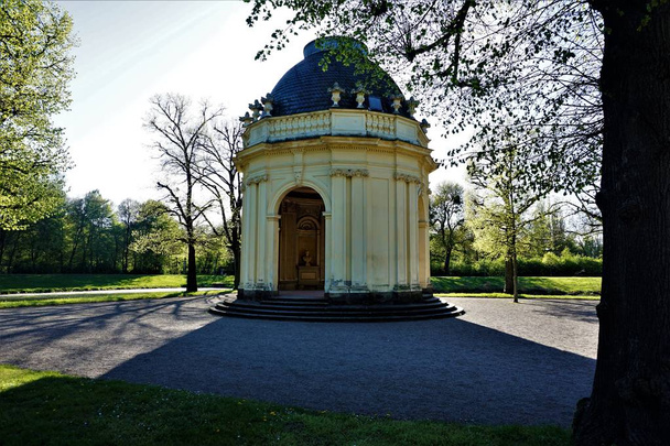 Eckpavillon in den Herrenhausener Gärten - Foto, Bild