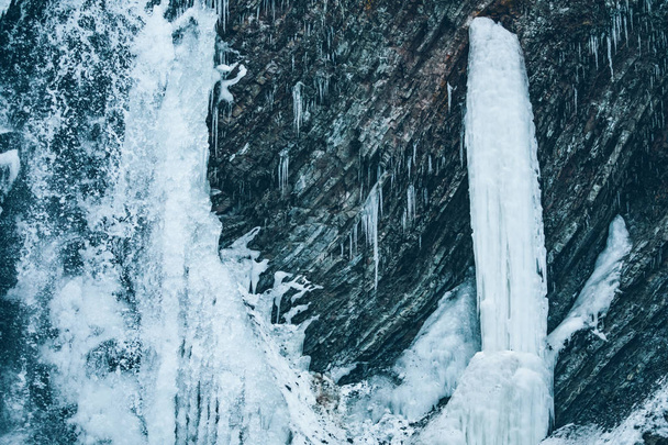 Winter gefrorener Wasserfall aus nächster Nähe - Foto, Bild