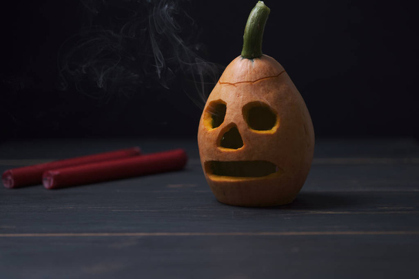 Halloween a zlověstná lucerna Jackova ve tmě. - Fotografie, Obrázek