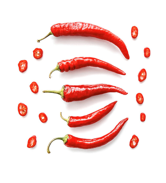 czerwona papryka chili na białym tle - Zdjęcie, obraz
