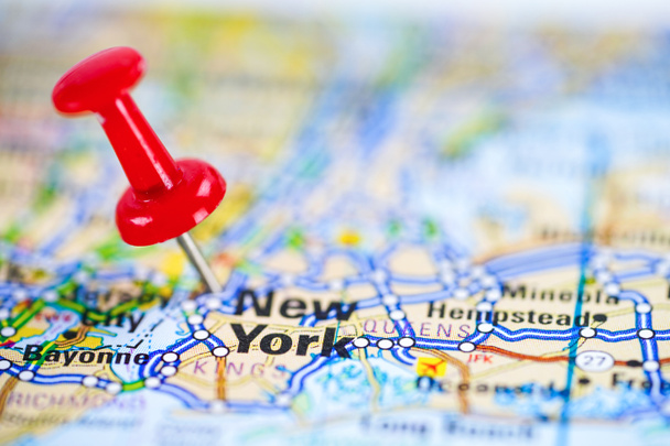 New York yol haritası kırmızı raptiyeli, Amerika Birleşik Devletleri 'nde şehir Usa. - Fotoğraf, Görsel