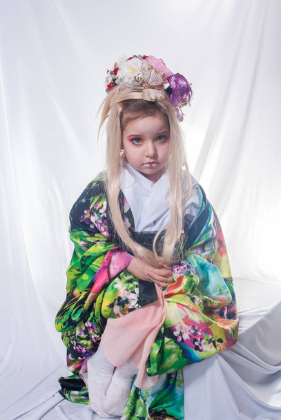 Japanese geisha girl - Foto, afbeelding